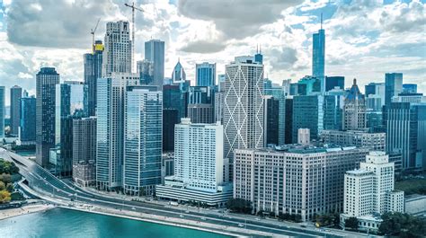 nice affordable areas to live in chicago